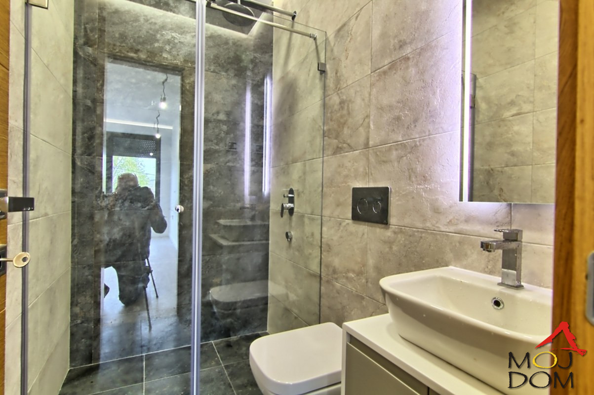 Stan,SREMSKA KAMENICA,POPOVICA,kv: 181, € 515000, ID: 1027254 21