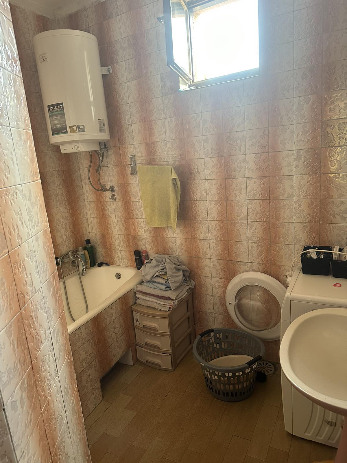 Prodajem kucu u Novim Karlovcima 5