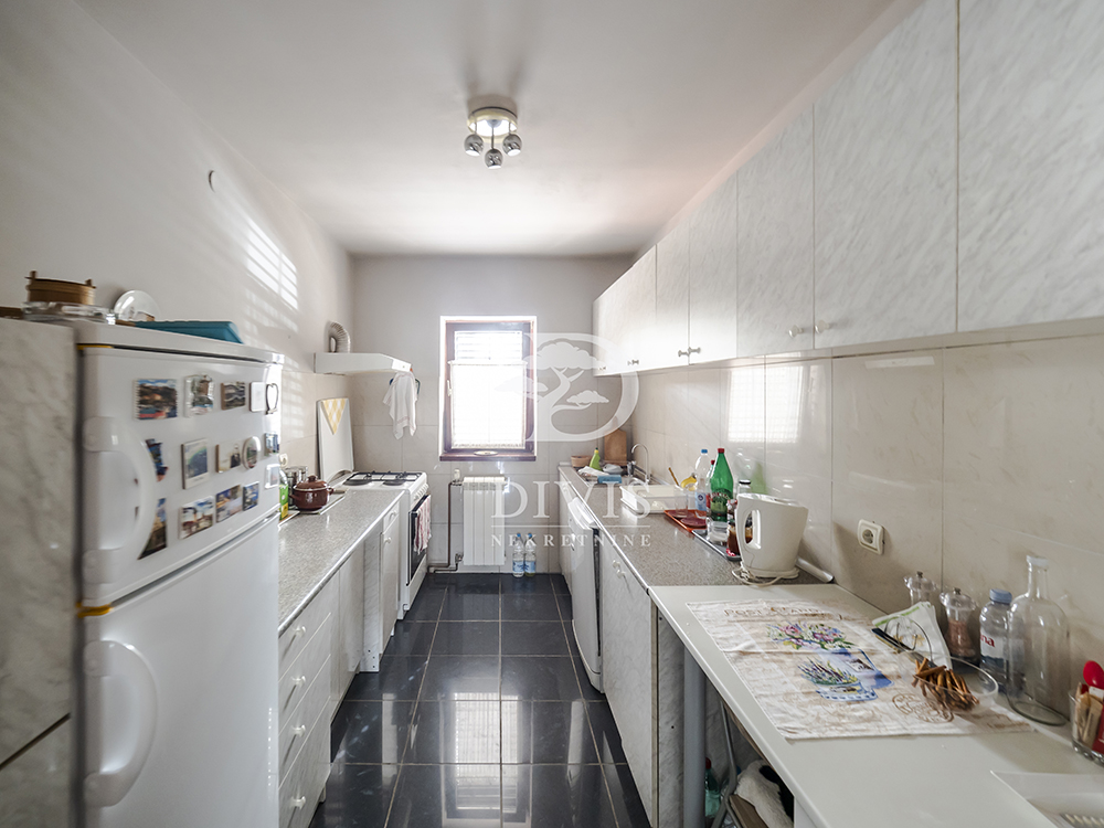 Plavi horizonti  kuća  tri etaže  358m2  7a placa 3