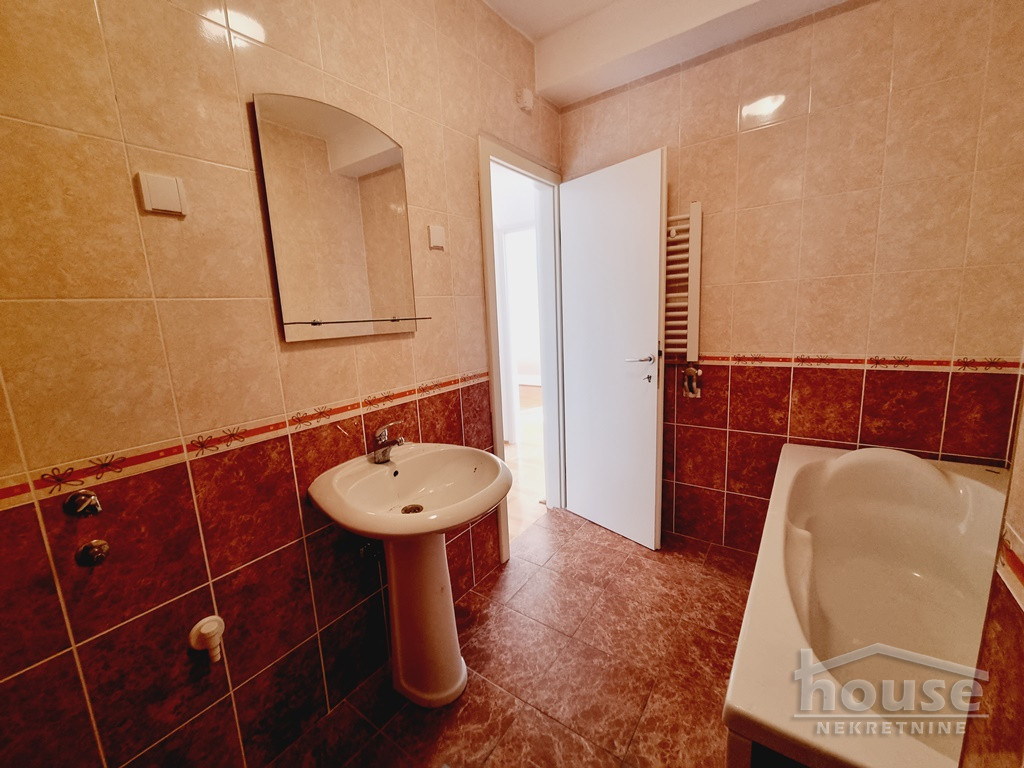 Stan,NOVI SAD,BULEVAR 86m2,159650€ , ID: 1054423 31