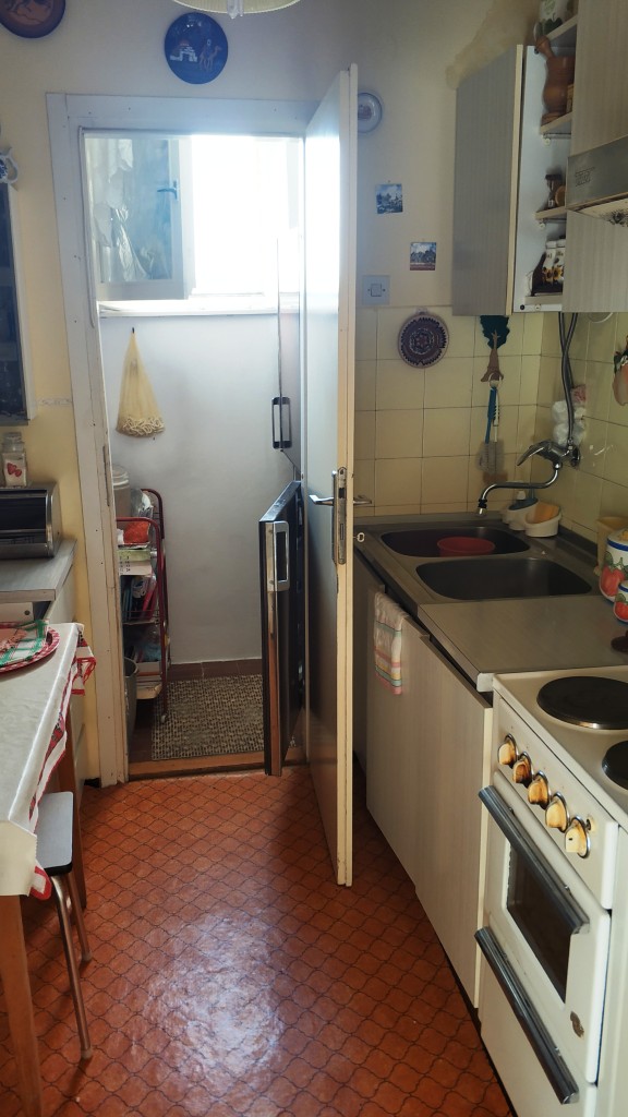 Prodajem dvosoban stan 61 m2 u ulici Branka Radičevića br 17  naselje  Dekanske bašte   5