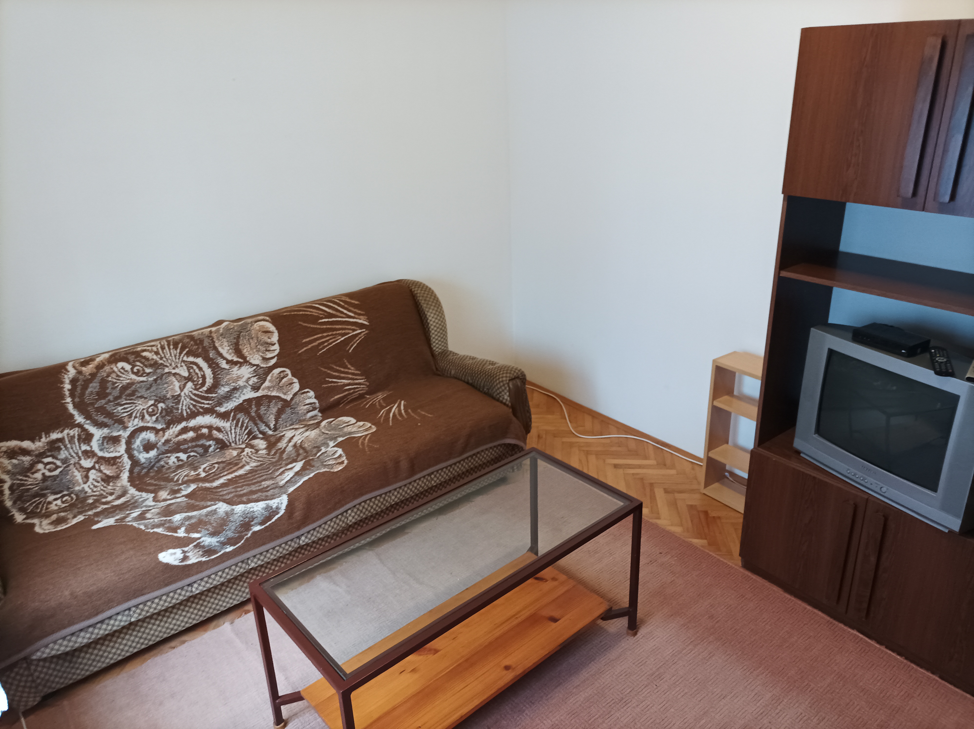 Izdajem sobu za studentkinje studenta 2