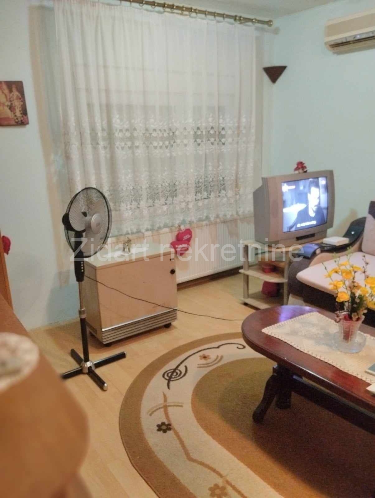 Batajnica, Zemun, kuća na prodaju  4
