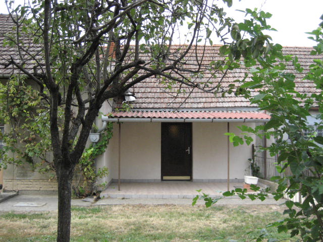 Bačko Gradište   porodična kuća 3