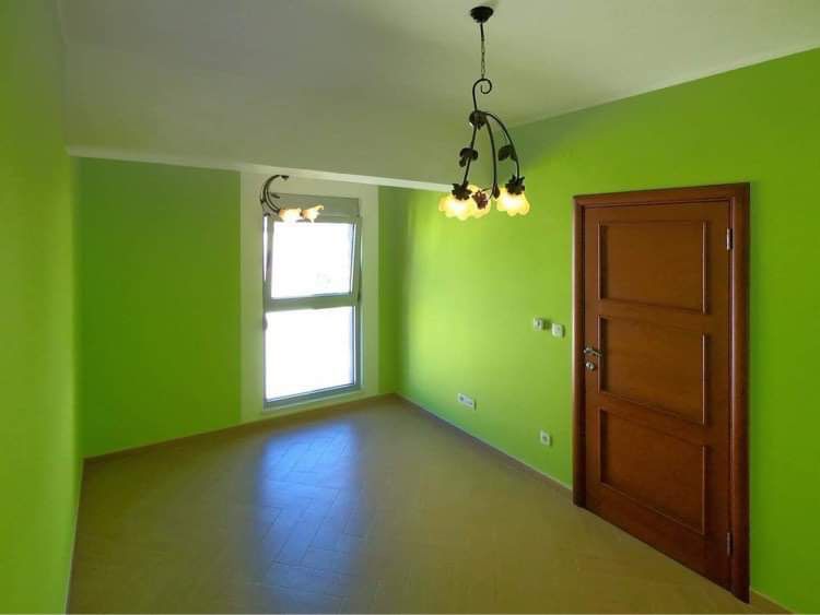 Bar  1 soban stan u centru 4