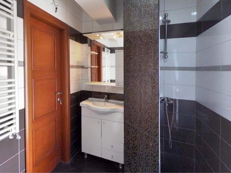 Bar  1 soban stan u centru 5