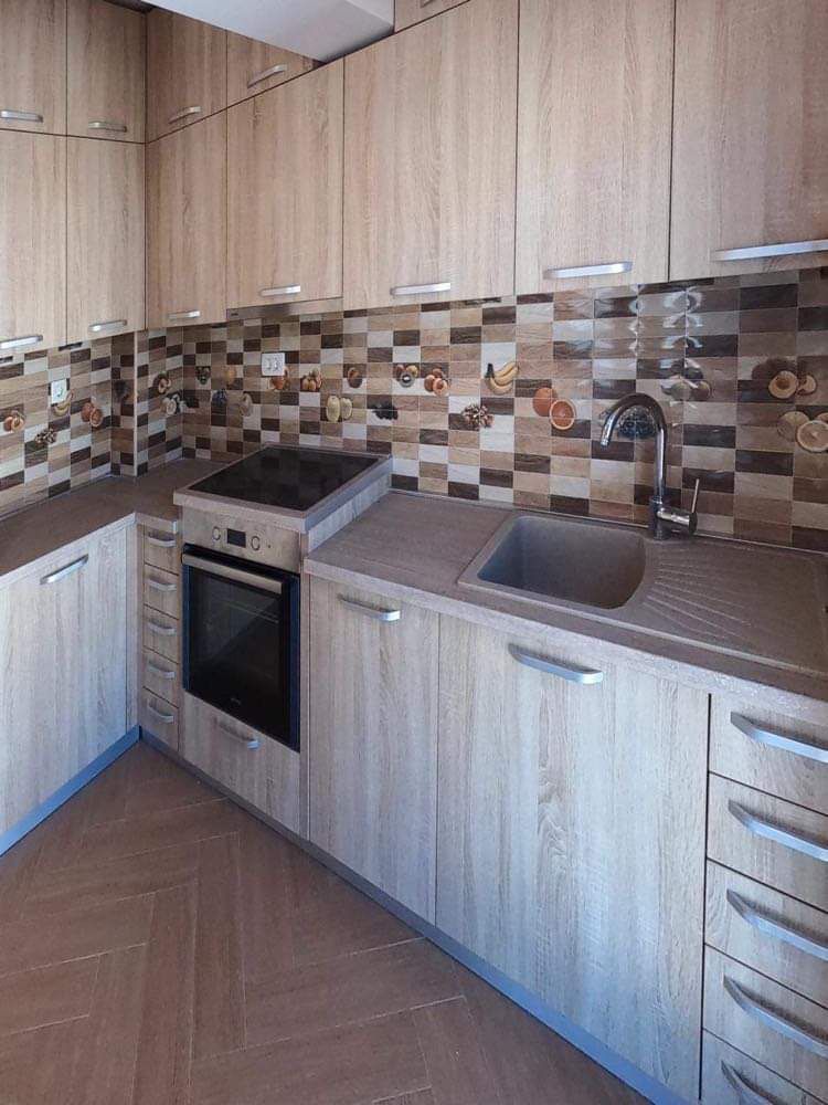 Bar  1 soban stan u centru 3