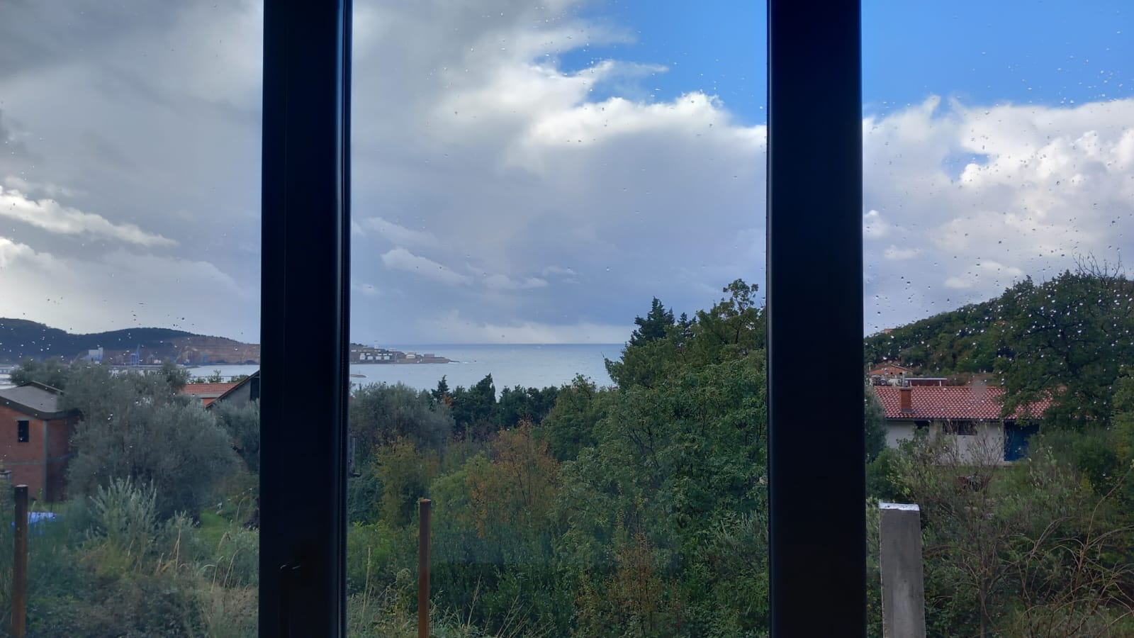 Nova  2 sobna kuća  sa pogledom na more 1