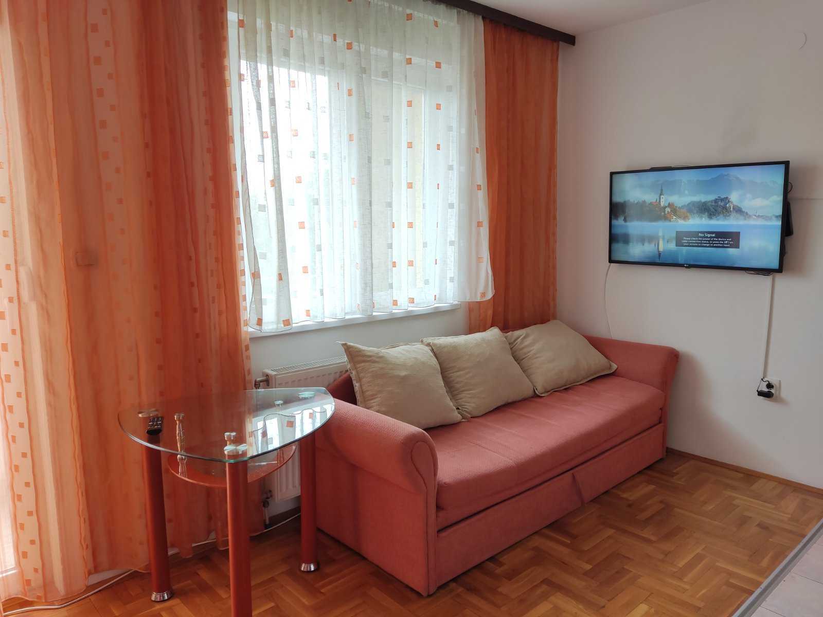 Garsonjera na početku Bulevara patrijarha Pavla 2