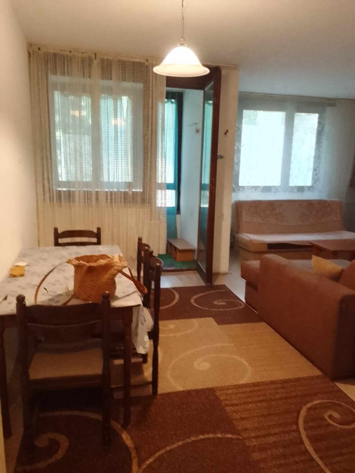 Izdajem jednosoban stan 1