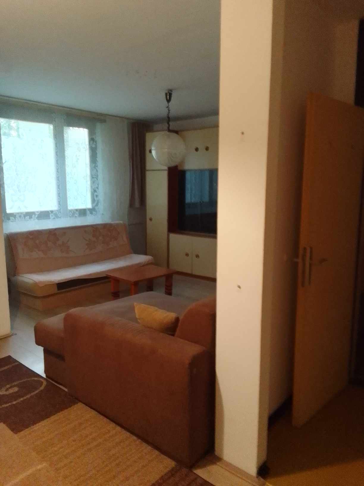 Izdajem jednosoban stan 3