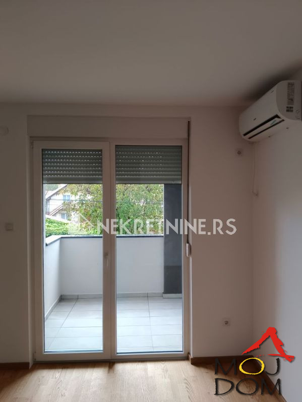 Stan,NOVI SAD,MALI BEOGRAD,kv: 68, € 99900, ID: 1023493 11