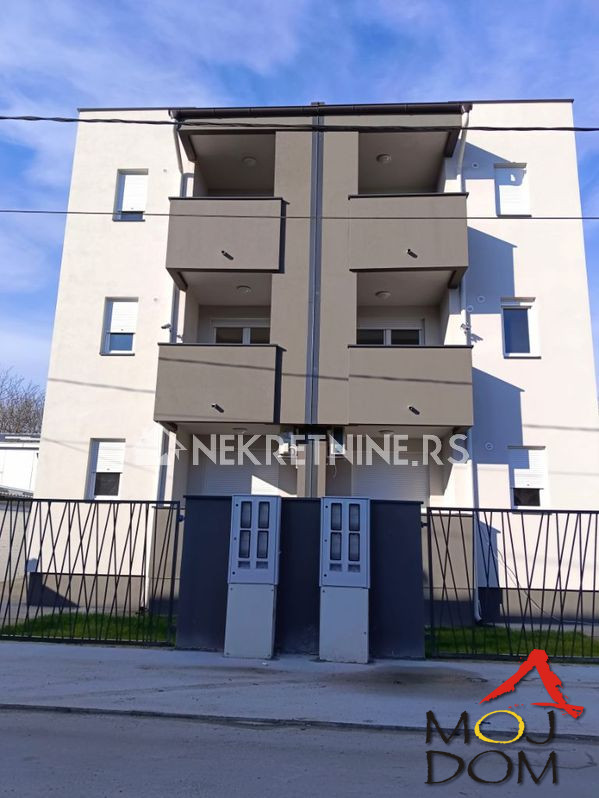 Stan,NOVI SAD,MALI BEOGRAD,kv: 68, € 99900, ID: 1023493 6
