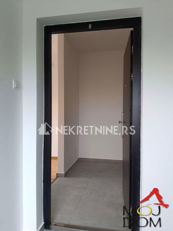 Stan,NOVI SAD,MALI BEOGRAD,kv: 68, € 99900, ID: 1023493 14