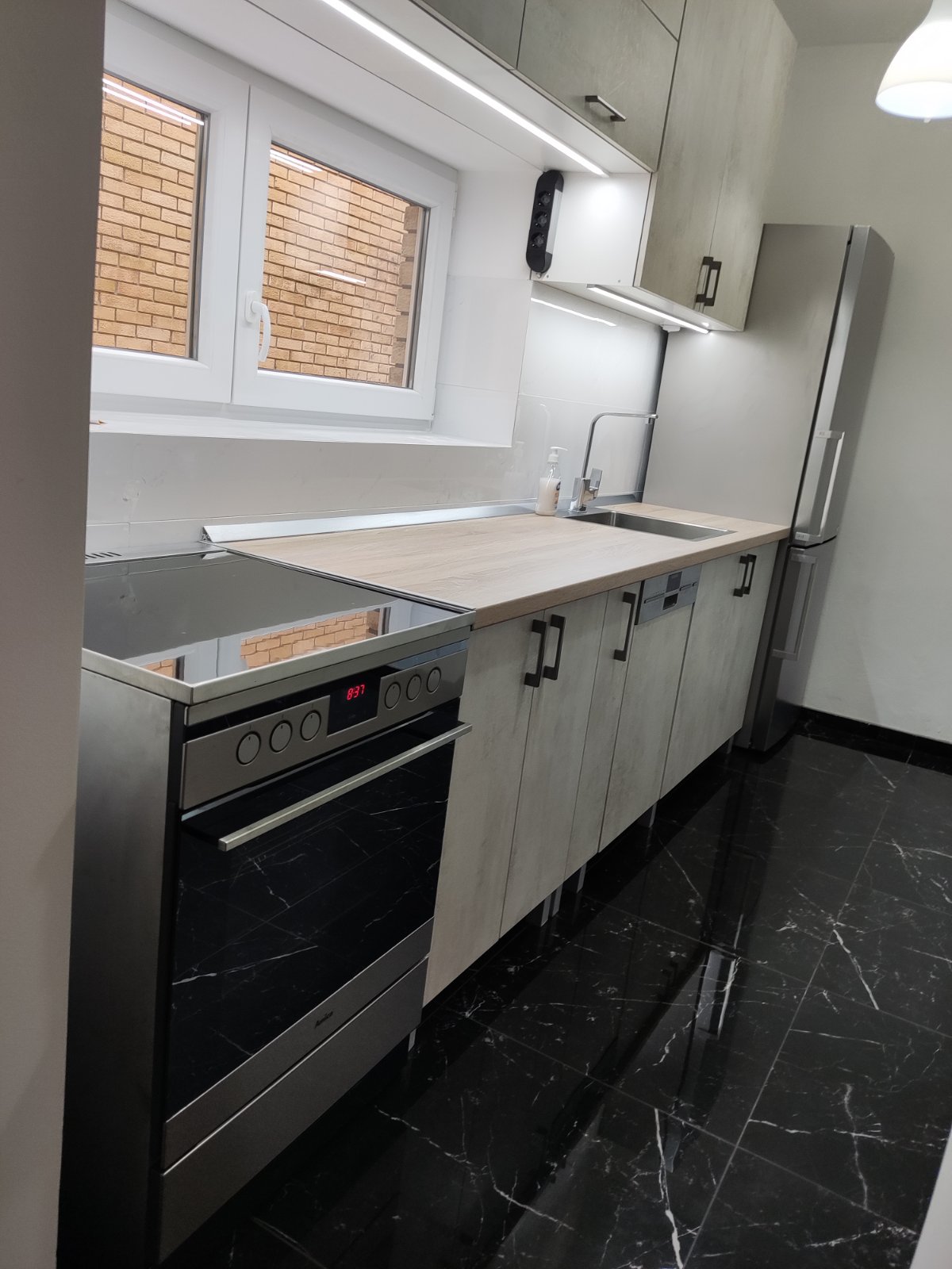 IZUZETAN STAN NA ODLIČNOJ LOKACIJI 4