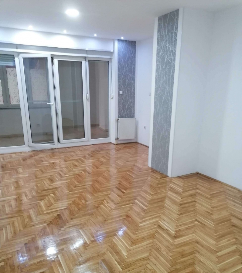 BULEVAR, 59 m2, Dvosoban može za Poslovni prostor 1