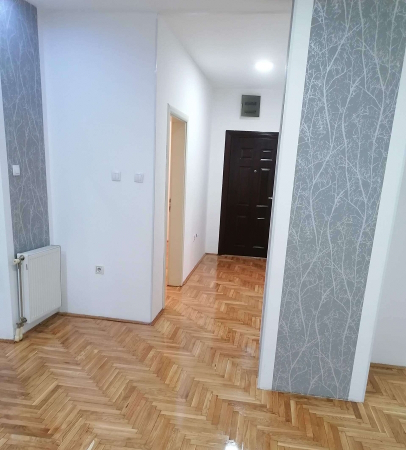 BULEVAR, 59 m2, Dvosoban može za Poslovni prostor 2