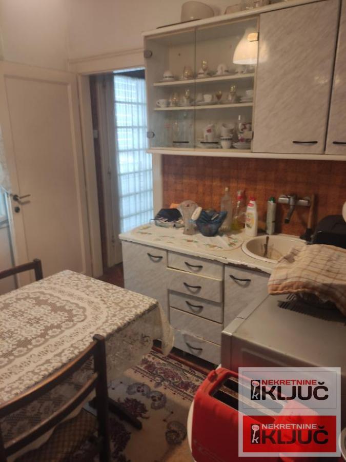 CENTAR, 80m2, trosoban SALONSKI 11