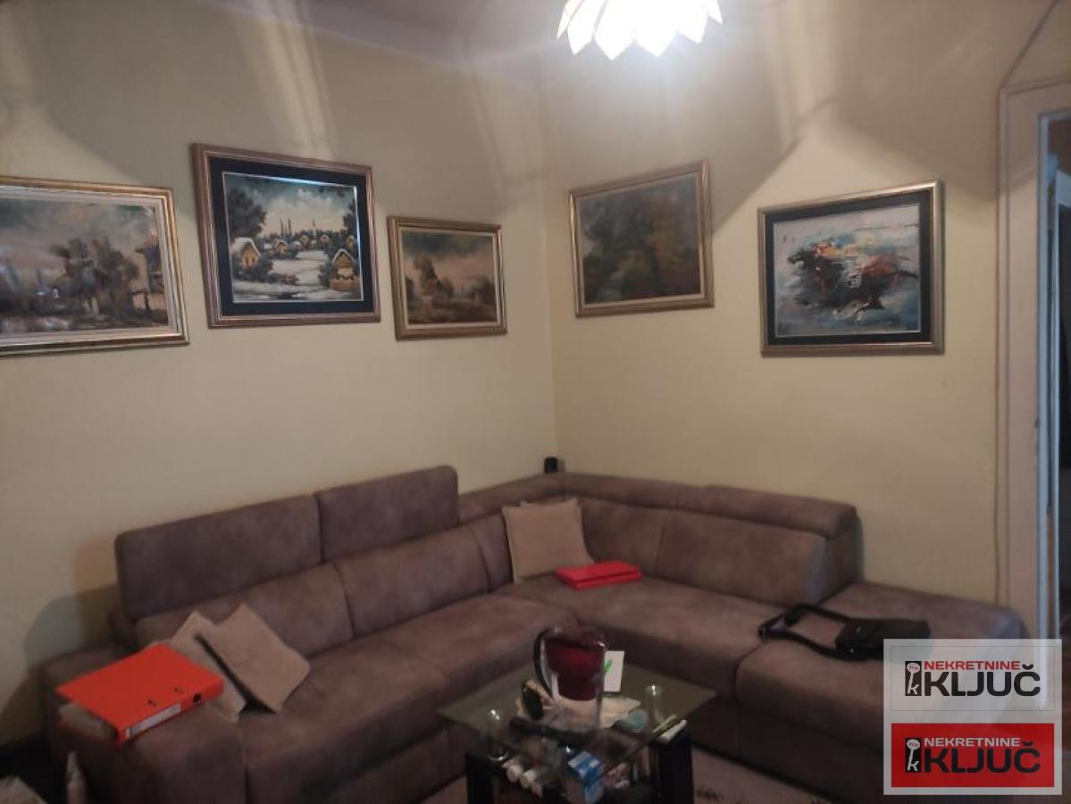 CENTAR, 80m2, trosoban SALONSKI 2