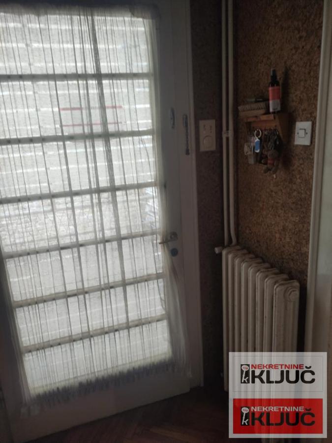 CENTAR, 80m2, trosoban SALONSKI 4