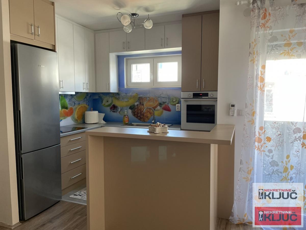 KOD LIPOV GAJA, 76m2, Četvorosoban, NАМЕŠTEN ! 12