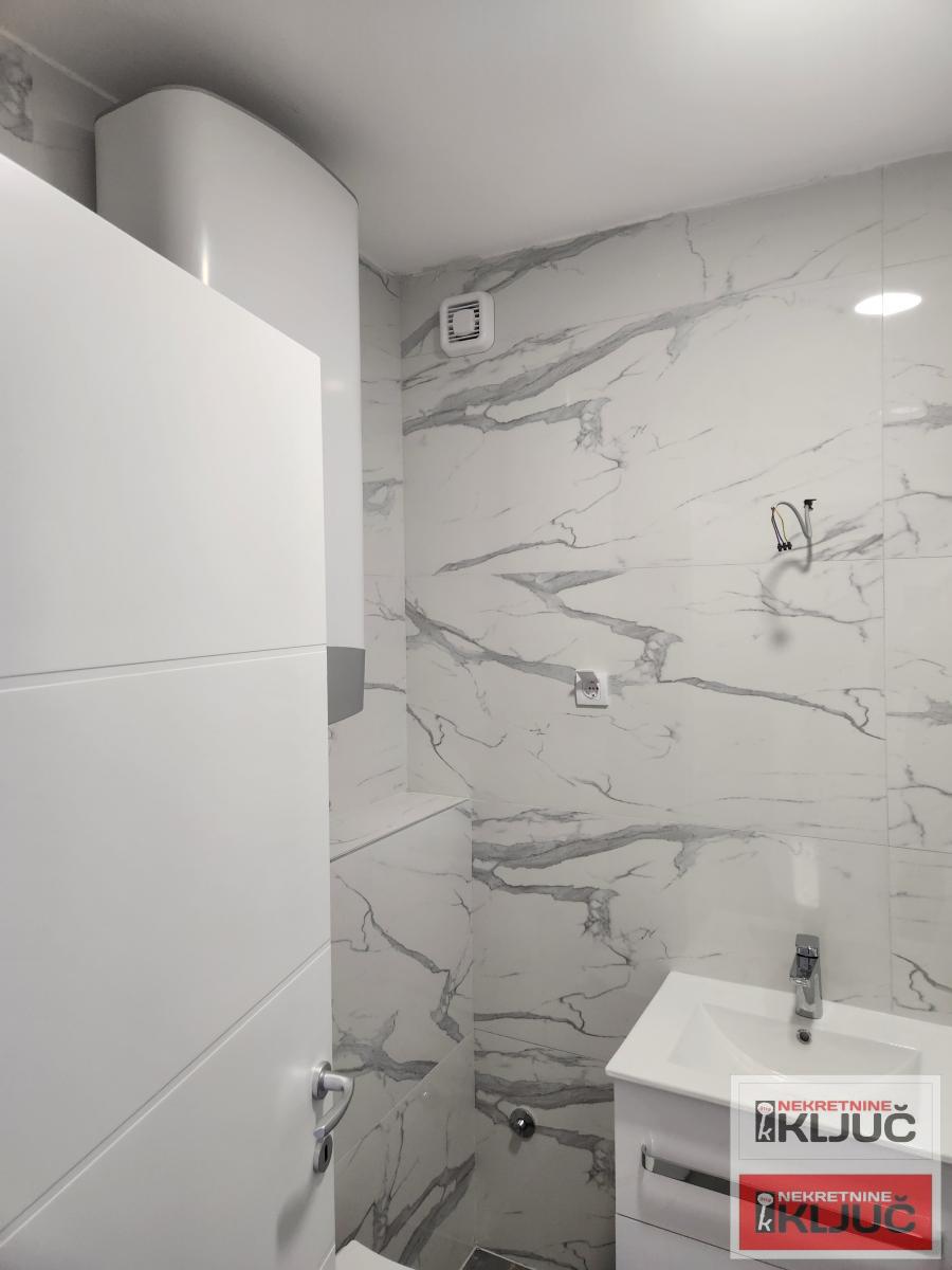 KOD LIPOV GAJ-A, 79 m2+ krovna terasa, Trosoban, Vila, Namešten 12