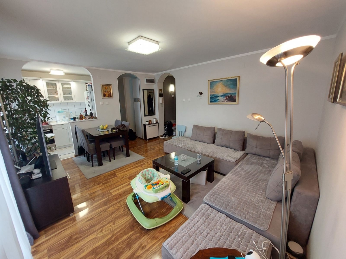 NOVO NASELJE, 54m2, Dvoiposoban, Renoviran 1