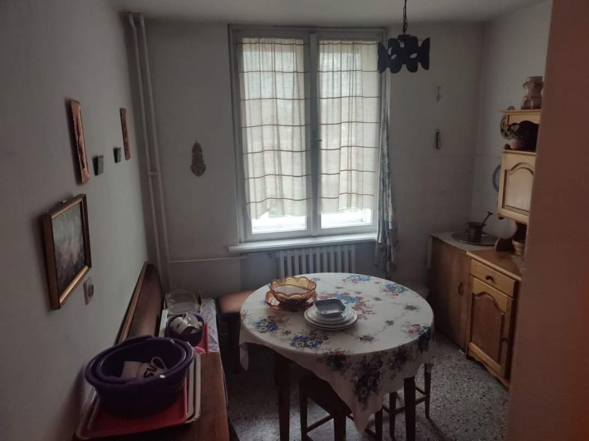 PETROVARADIN, 60 m2, DVOSOBAN ! 2