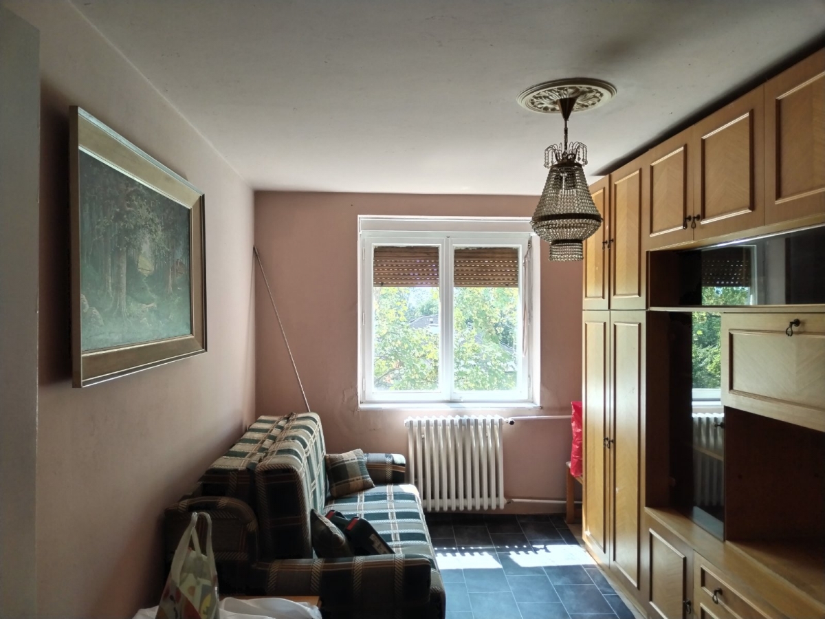 SATELIT, 46 m2, Dvosoban kod Satelitske pijace 10