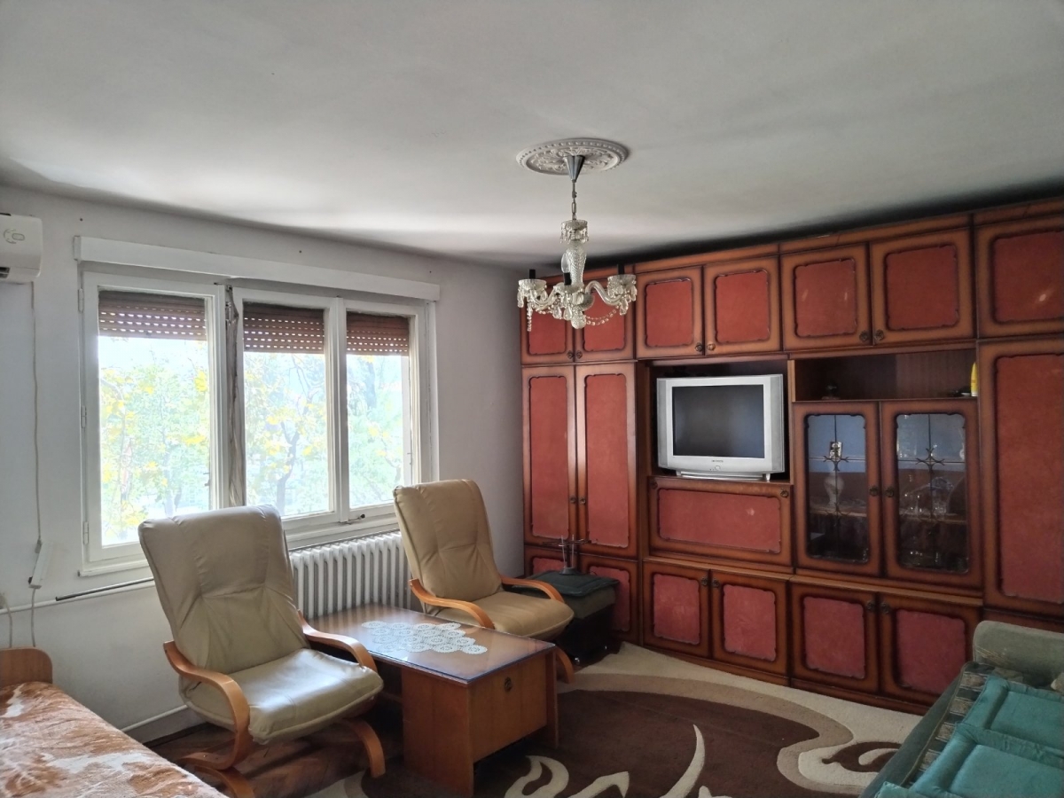 SATELIT, 46 m2, Dvosoban kod Satelitske pijace 7