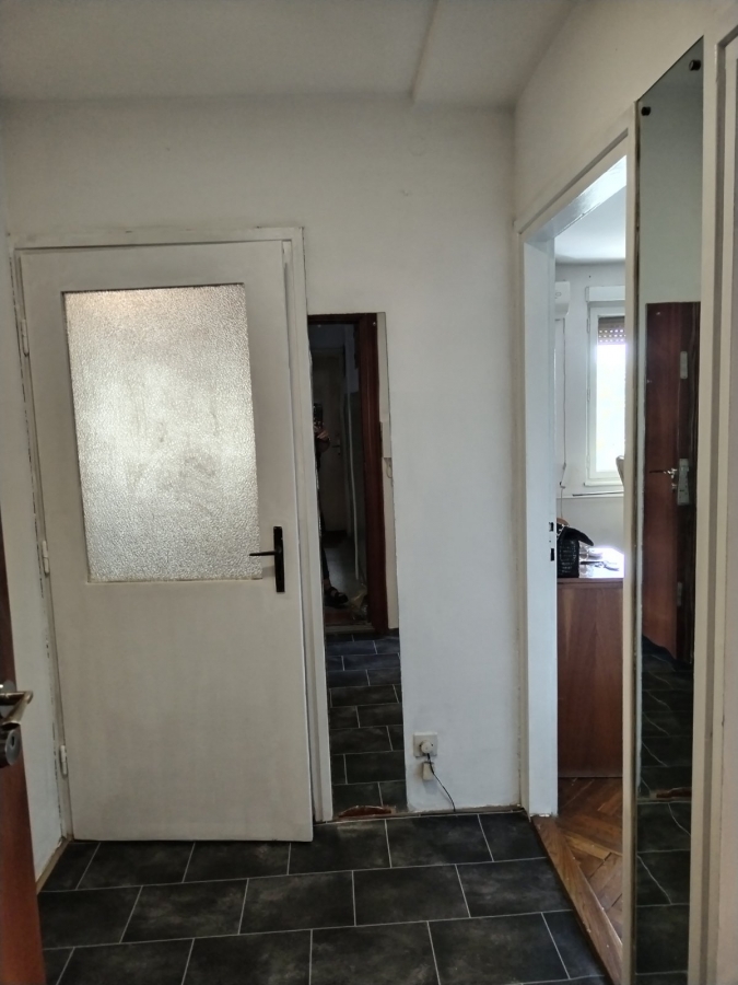 SATELIT, 46 m2, Dvosoban kod Satelitske pijace 8