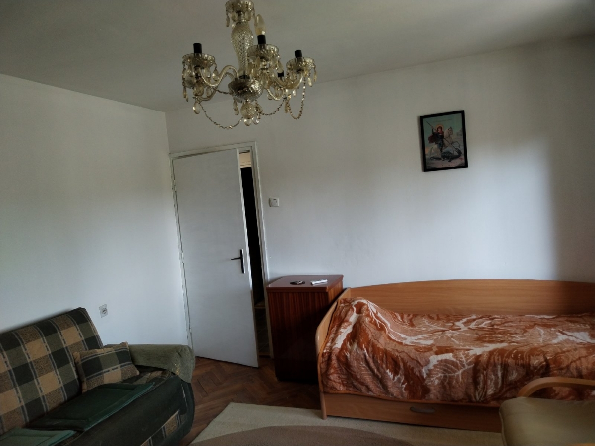 SATELIT, 46 m2, Dvosoban kod Satelitske pijace 9