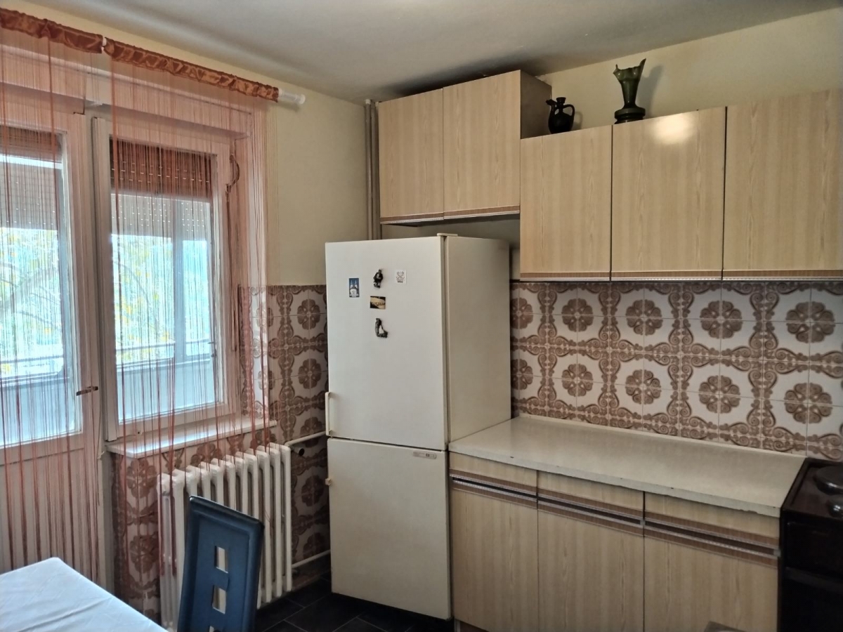 SATELIT, 46 m2, Dvosoban kod Satelitske pijace 5