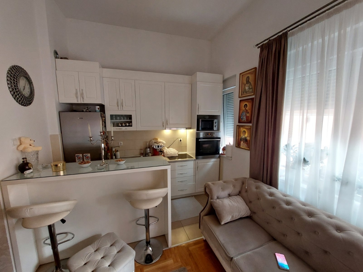 SOCIJALNO, 91m2 ,Trosoban, Namešten 10