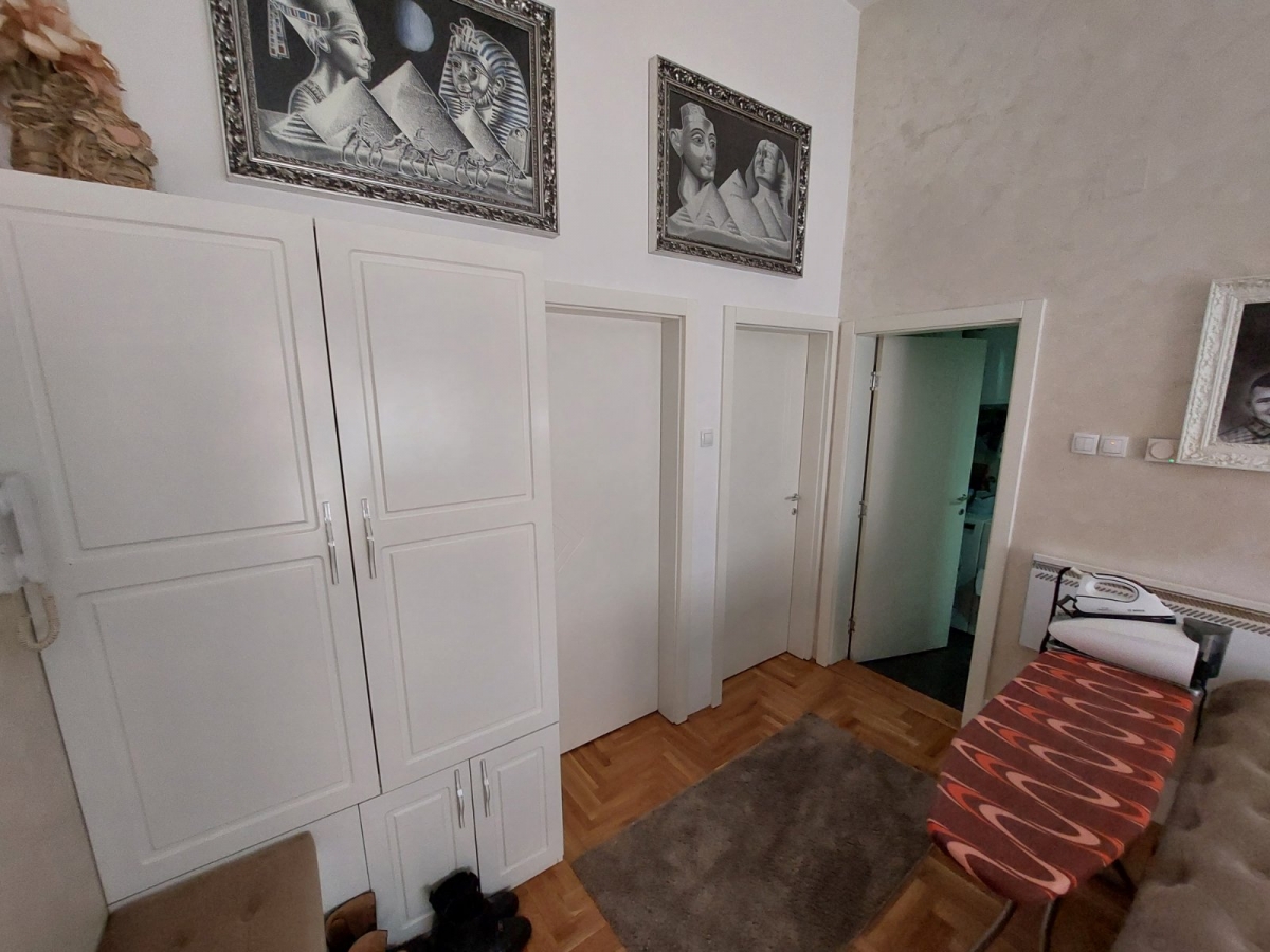 SOCIJALNO, 91m2 ,Trosoban, Namešten 9