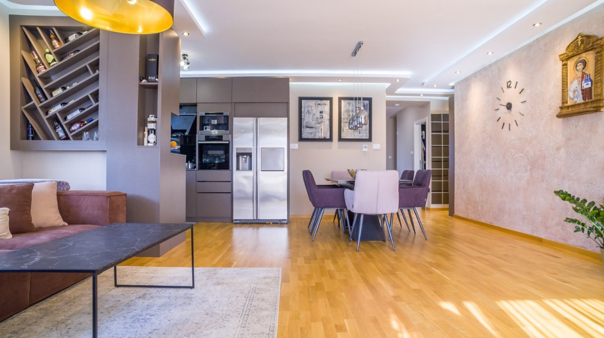 SOMBORSKI BULEVAR, 173 m2,četvorosoban,namešten 15