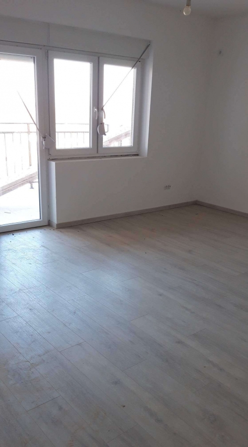 SREMSKA KAMENICA-TATARSKO BRDO, 83 m2, Trosoban, Nov 6