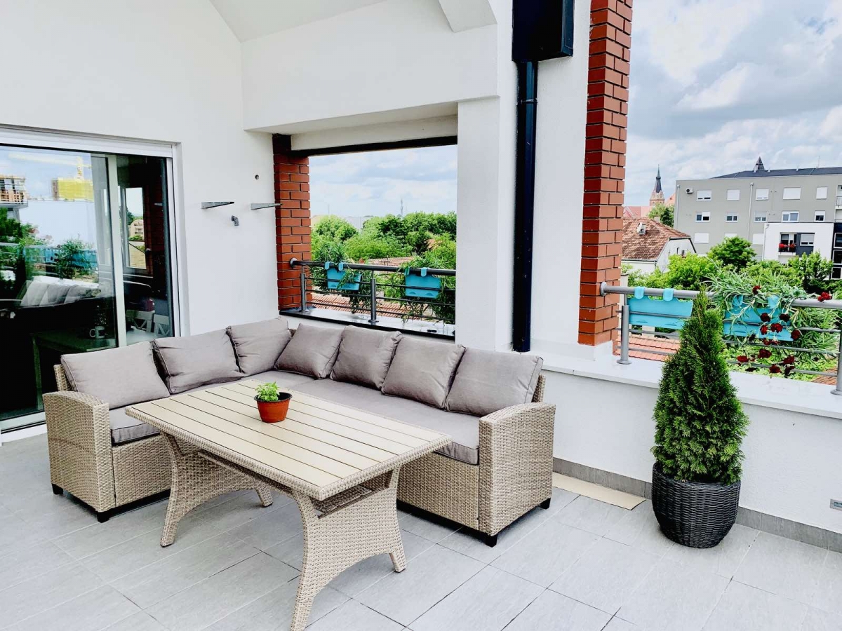 TELEP, 96 m2 + terasa 50m2, Četvorosoban, Lux sa parking mestom sa PDV 14