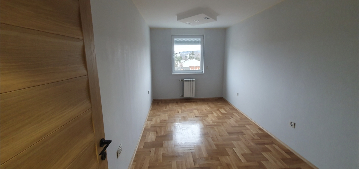 TELEP-LIMAN 4, 72 m2, Trosoban sa PDV, Lux oprema, Neuseljavan 2