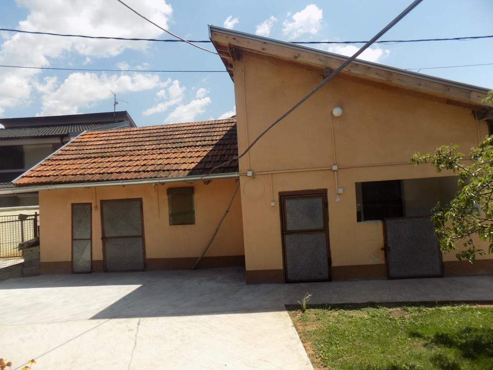 3 kuće u dvoruštu/Kružni tok 17