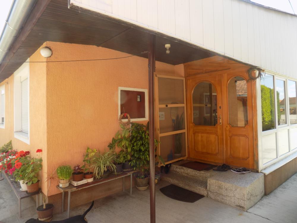 3 kuće u dvoruštu/Kružni tok 3