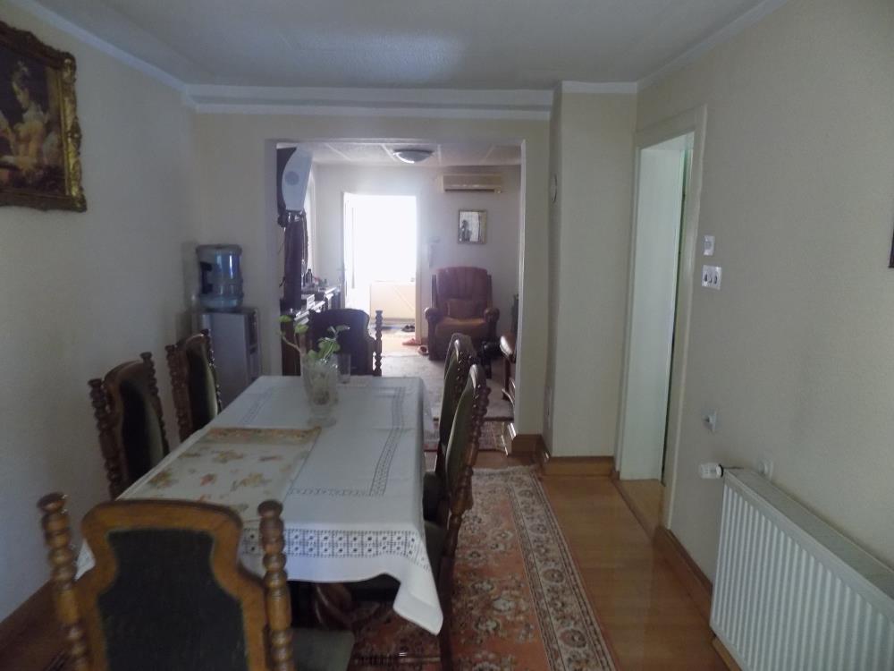 3 kuće u dvoruštu/Kružni tok 11