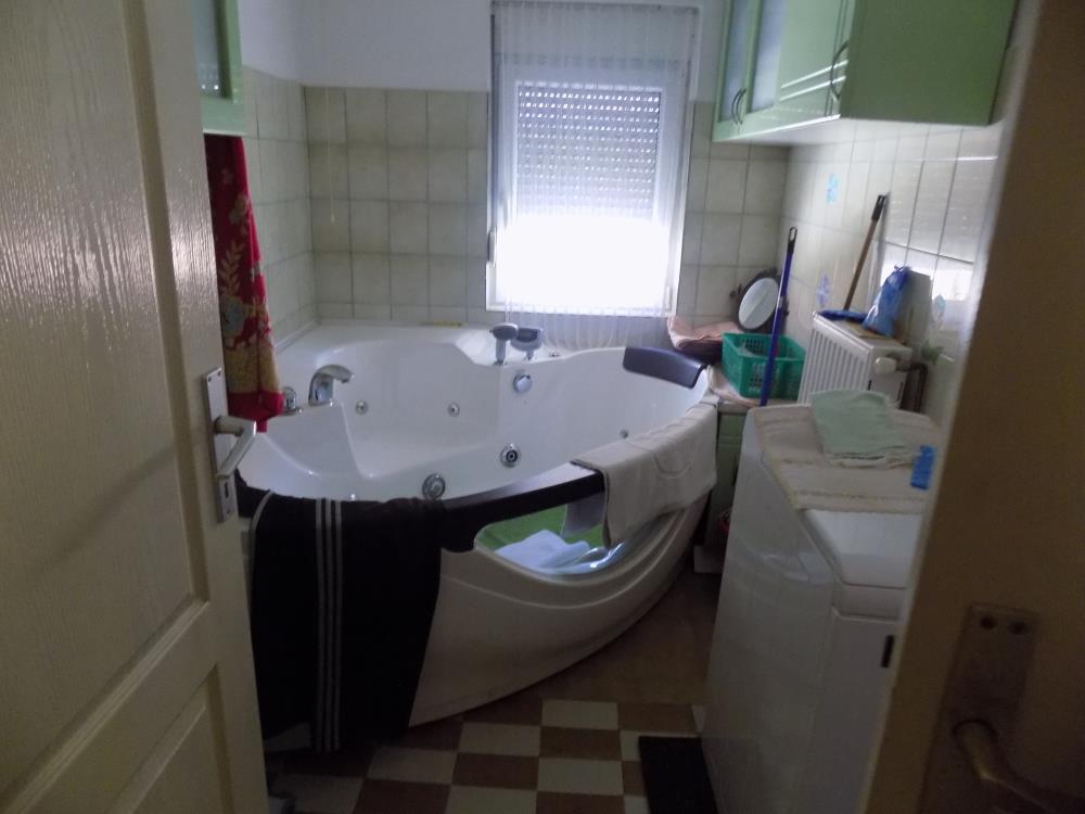 3 kuće u dvoruštu/Kružni tok 12