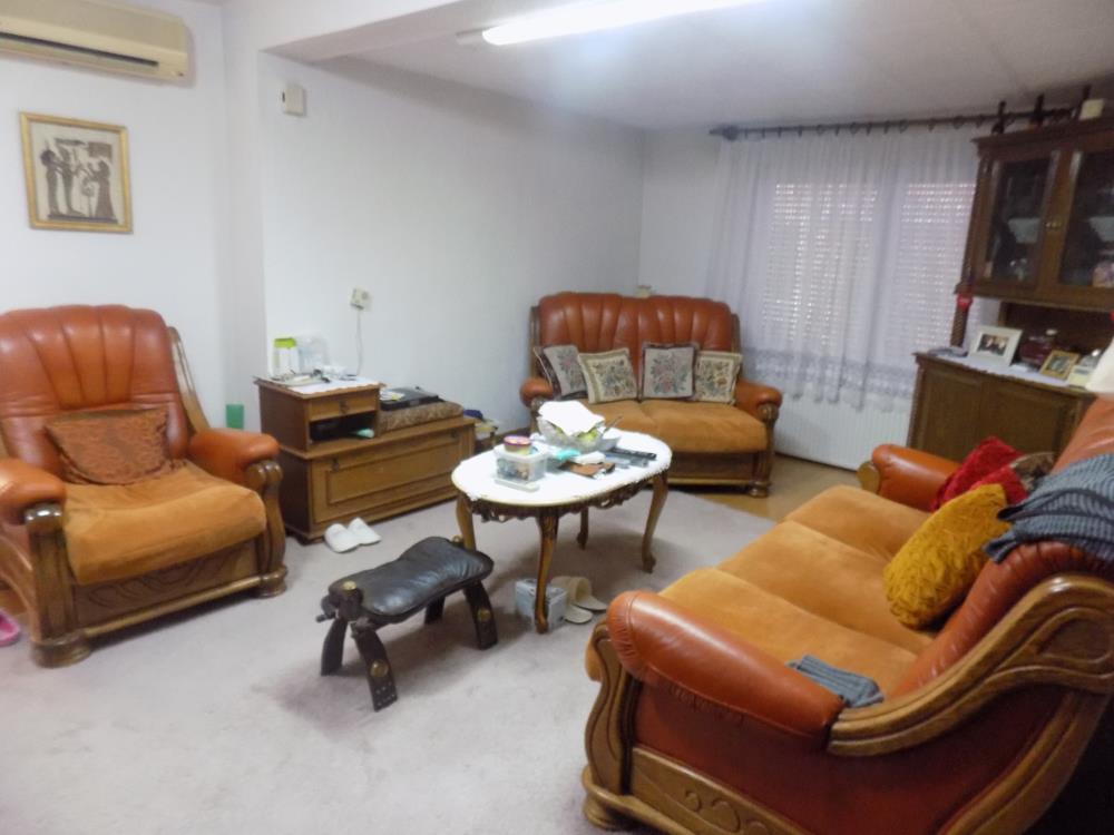 3 kuće u dvoruštu/Kružni tok 13