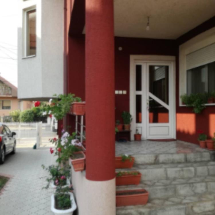 Dve kuće sa poslovnim prostorom 3