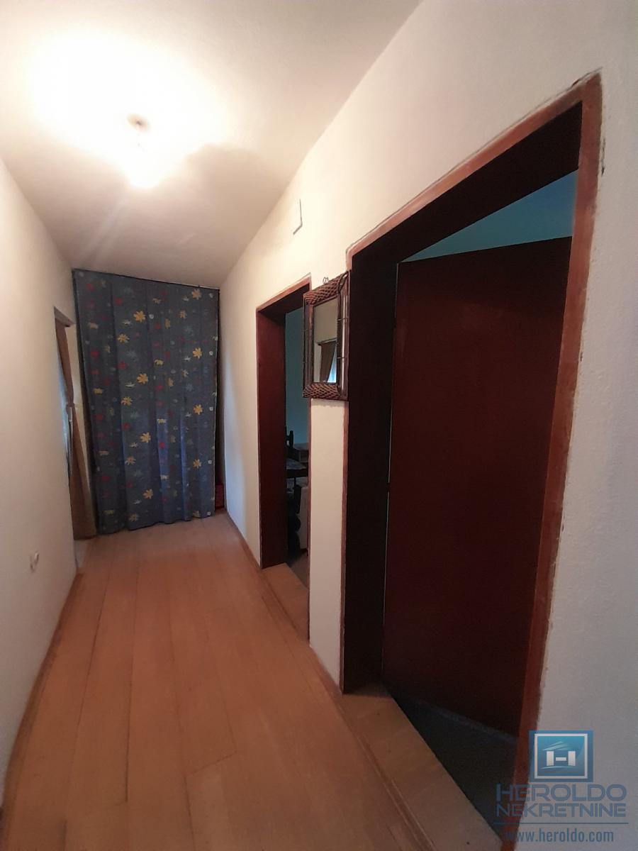 Dve kuće u Ćupriji na prodaju 9