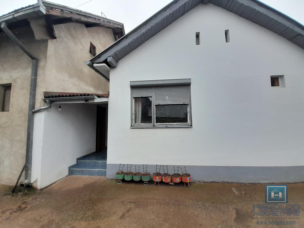 Dve kuće u Ćupriji na prodaju 13