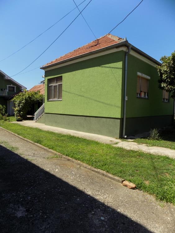 Dve kuće u Ćupriji, u blizini bolnice 28