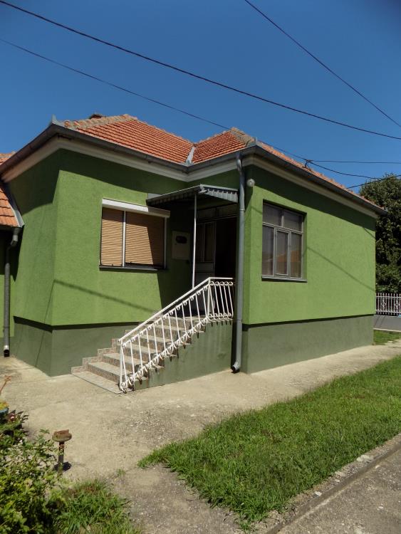 Dve kuće u Ćupriji, u blizini bolnice 12