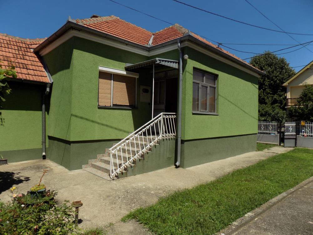 Dve kuće u Ćupriji, u blizini bolnice 13